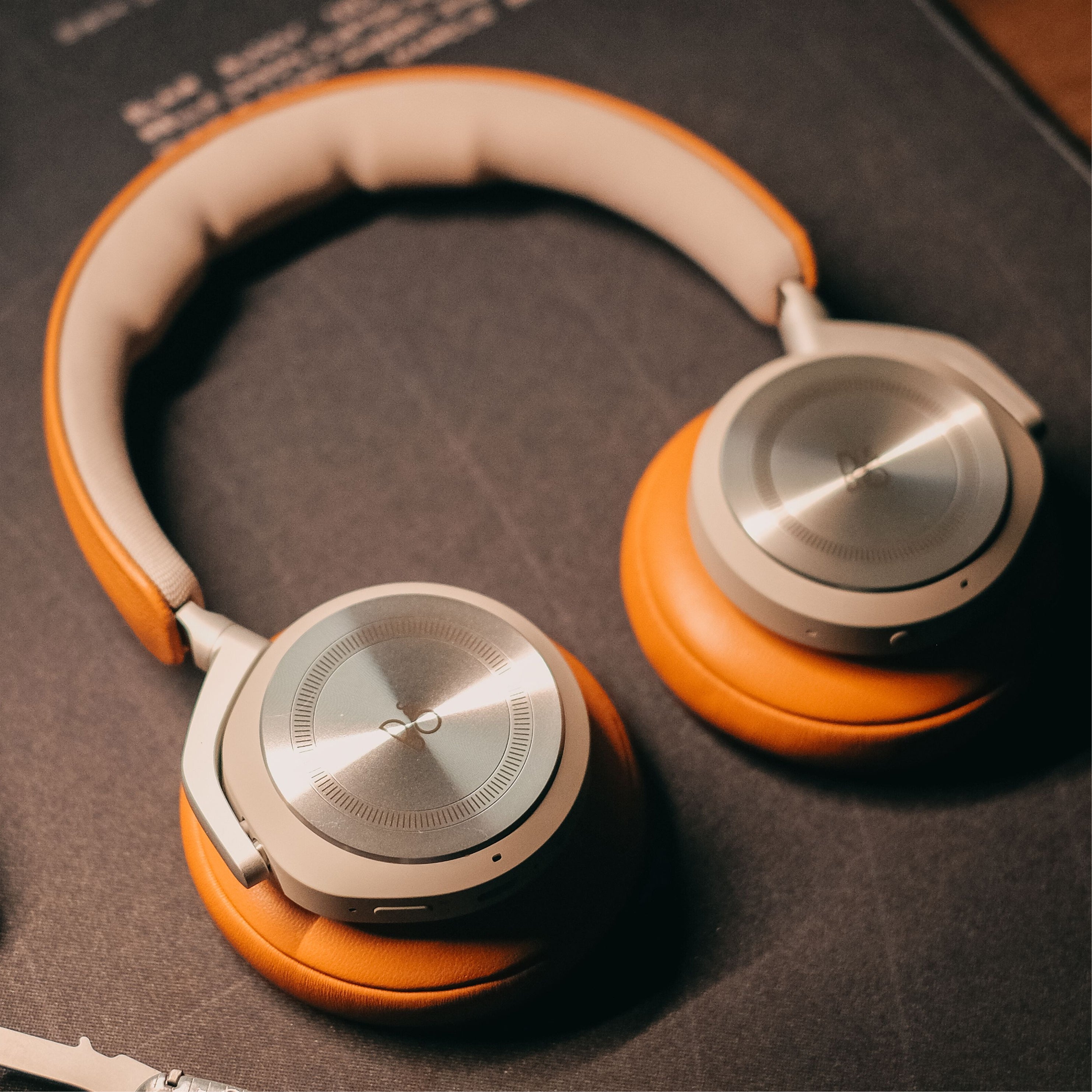 Headphones & Earbuds
